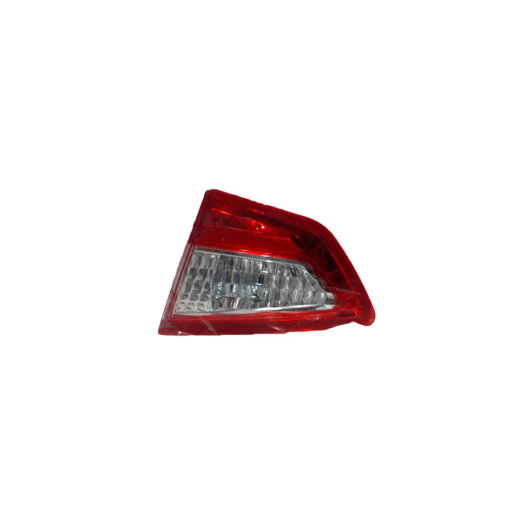 خطر عقب راست روی صندوق چانگان CS35
